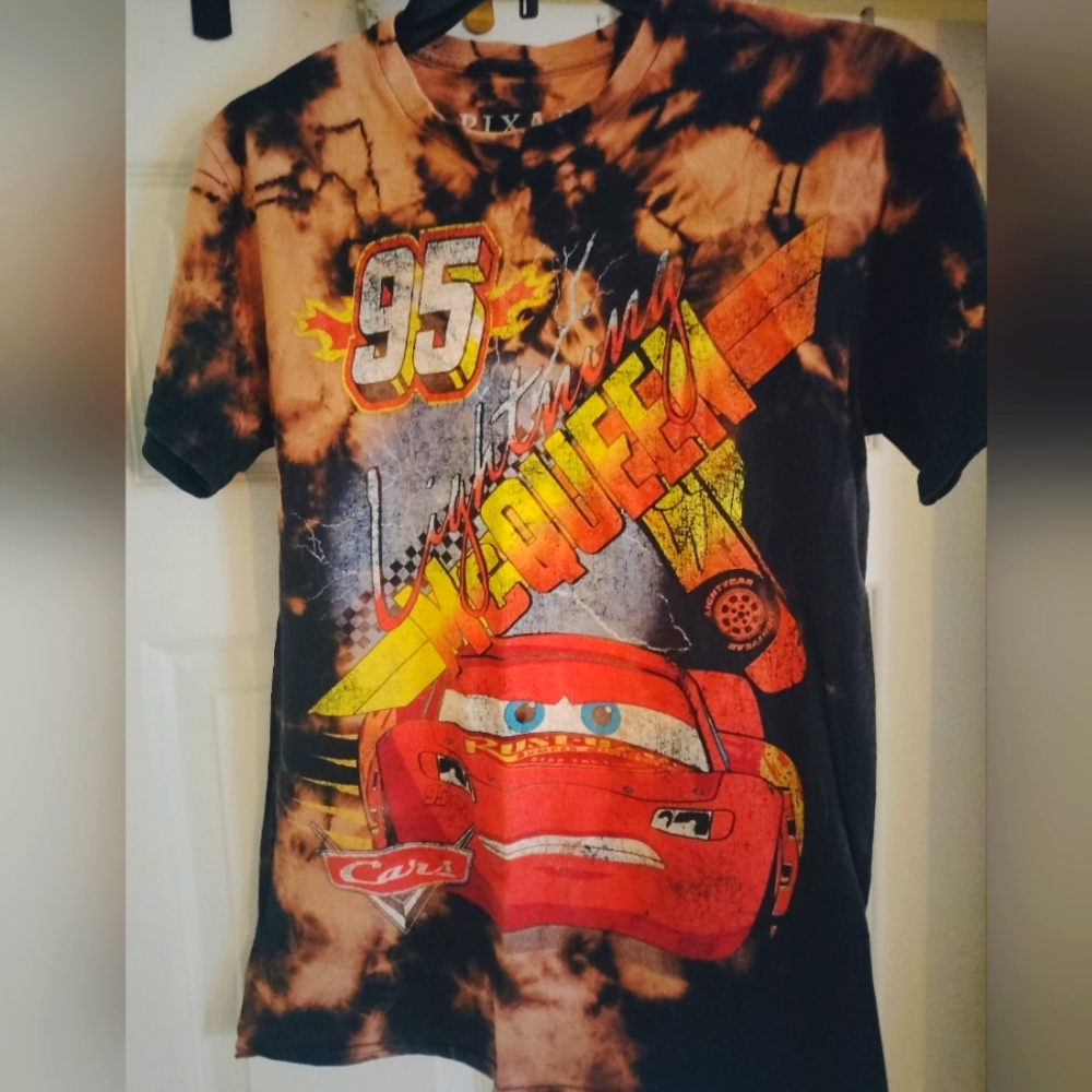 Graphic tee